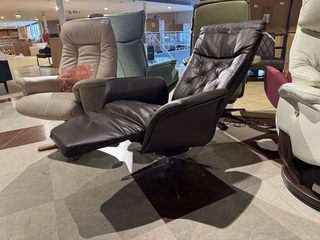 Relaxfauteuil, bruin leder, elektrisch verstelbaar